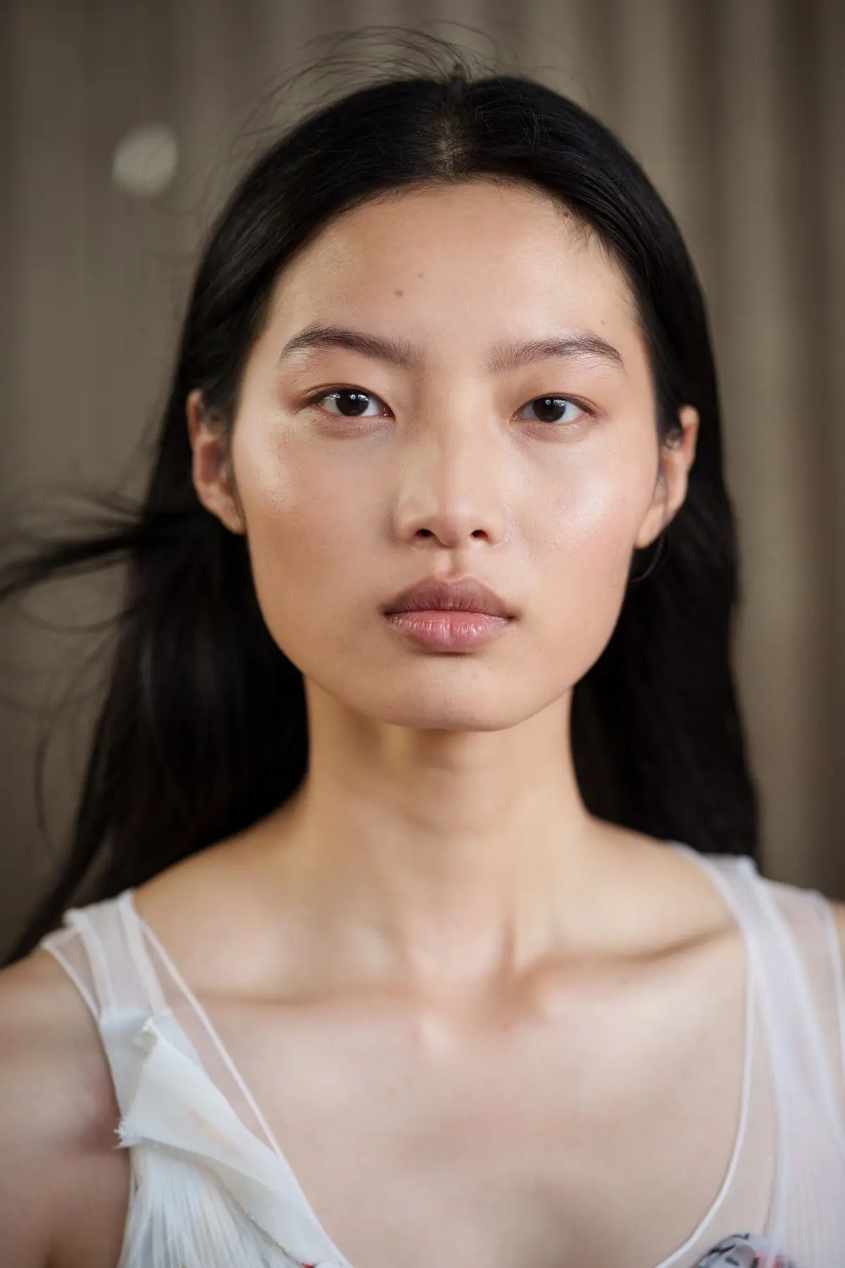 Instant Glass Skin with Vegan Peptide Serum