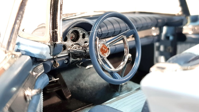 F57TB229.jpg