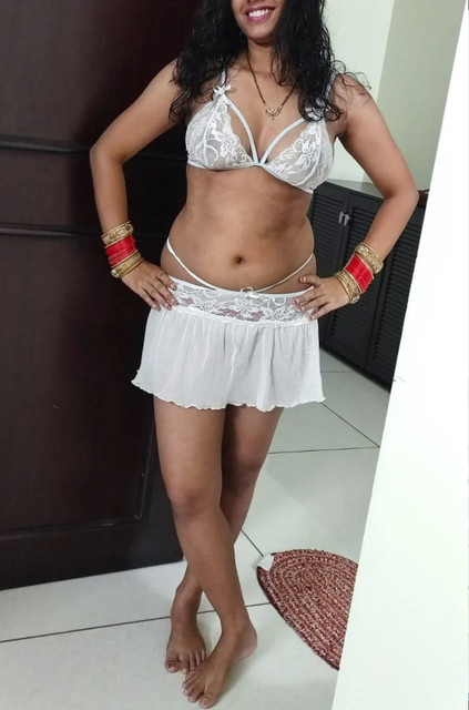 Wife Mom Aunty ki incest dunia with pics & Gifs