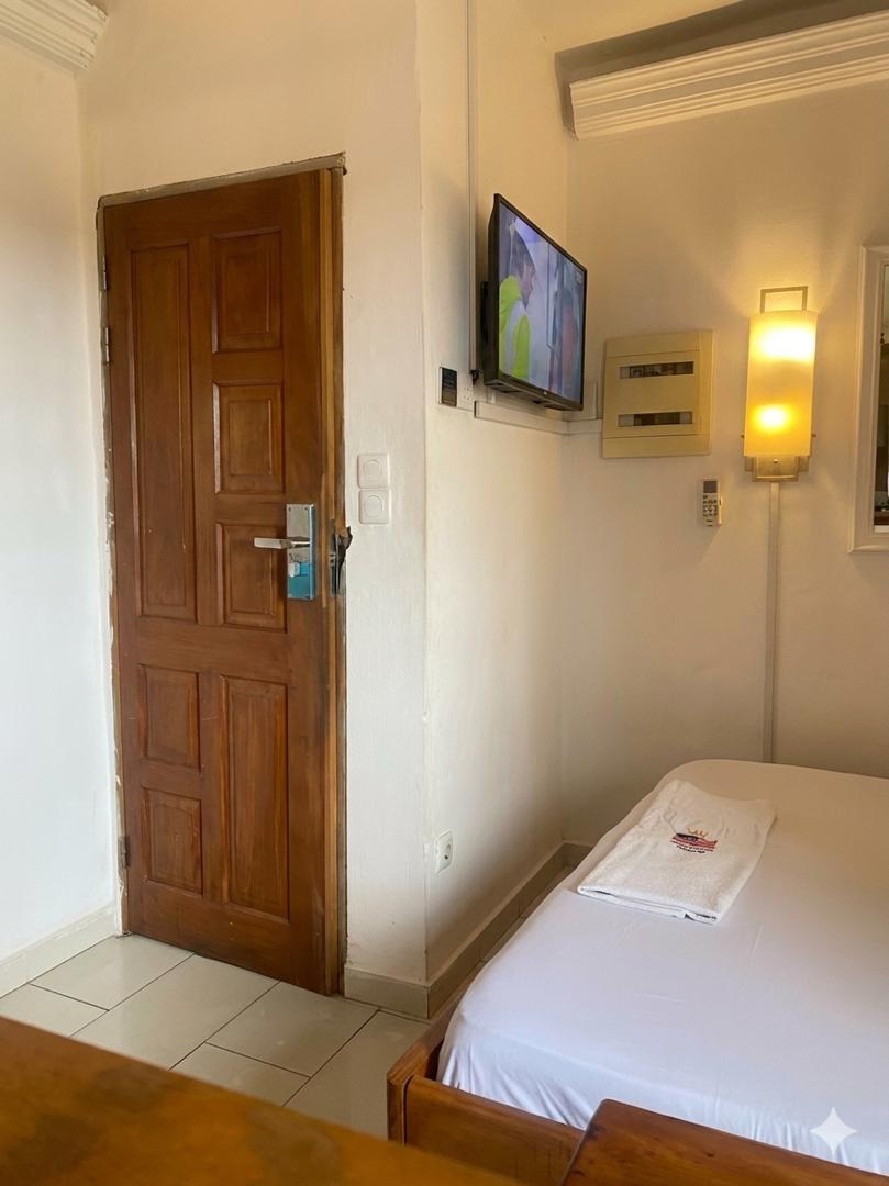 Chambre meublée à louer à Bessengue, Douala - 18000 FCFA/nuit
