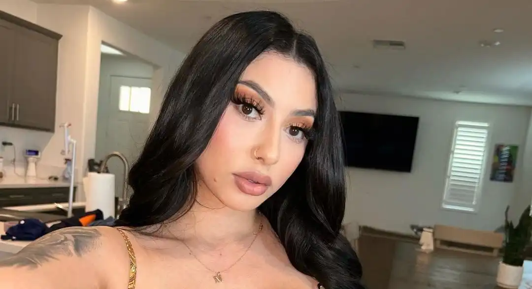 Maria Agredano Wallpapers Insta FIt Bio (7)