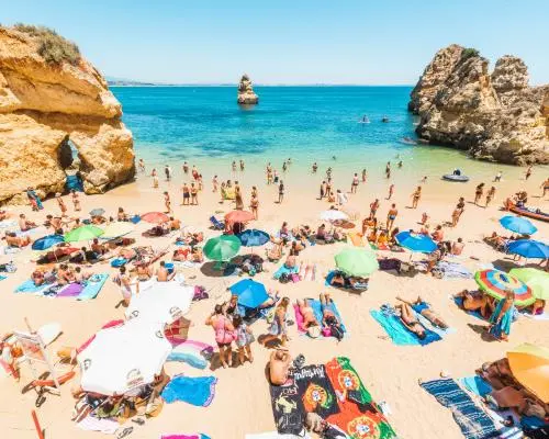 Campurile de bătălie de coastă: partea întunecată a boomului turistic al Europei