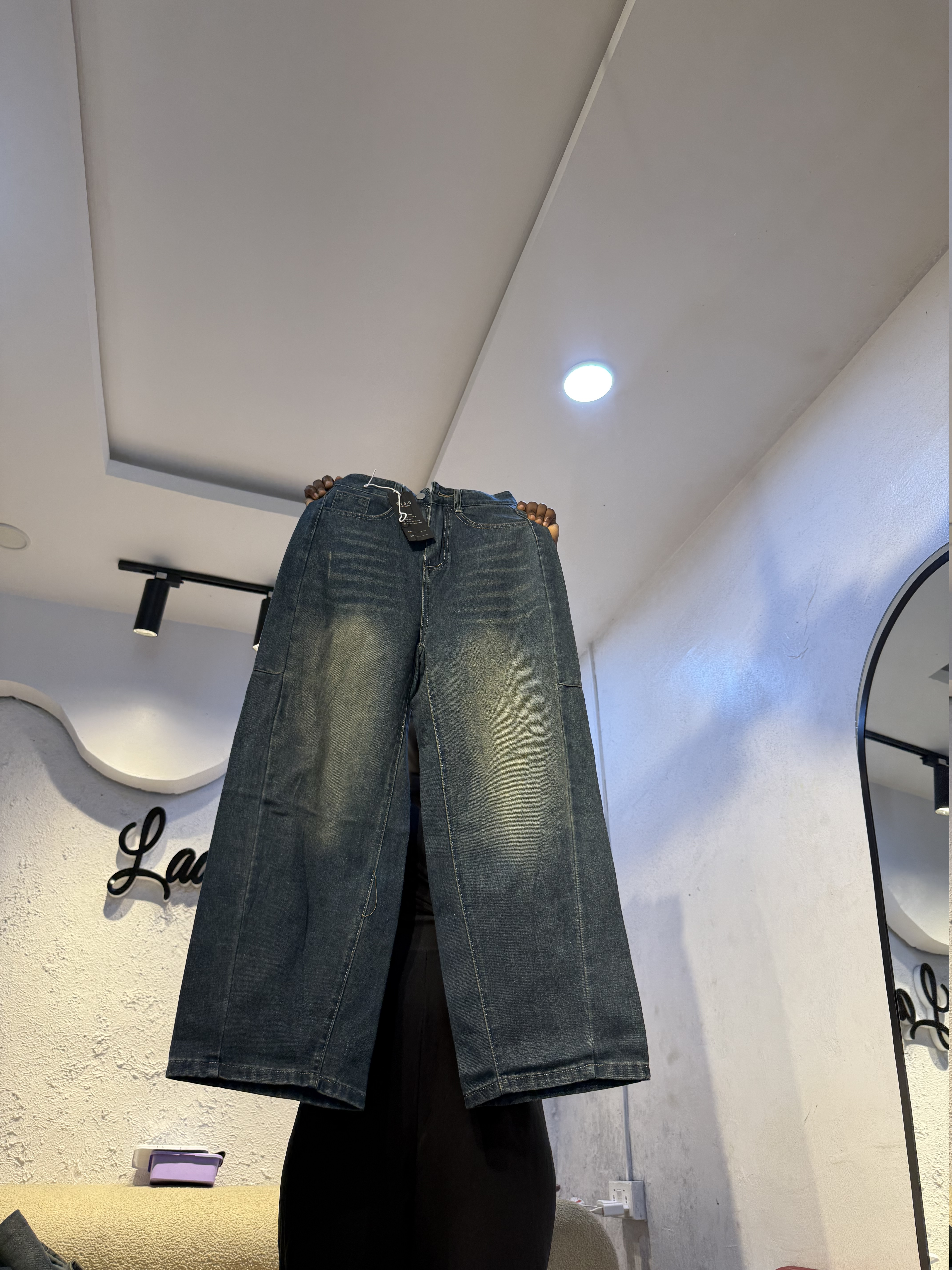 Waist 28