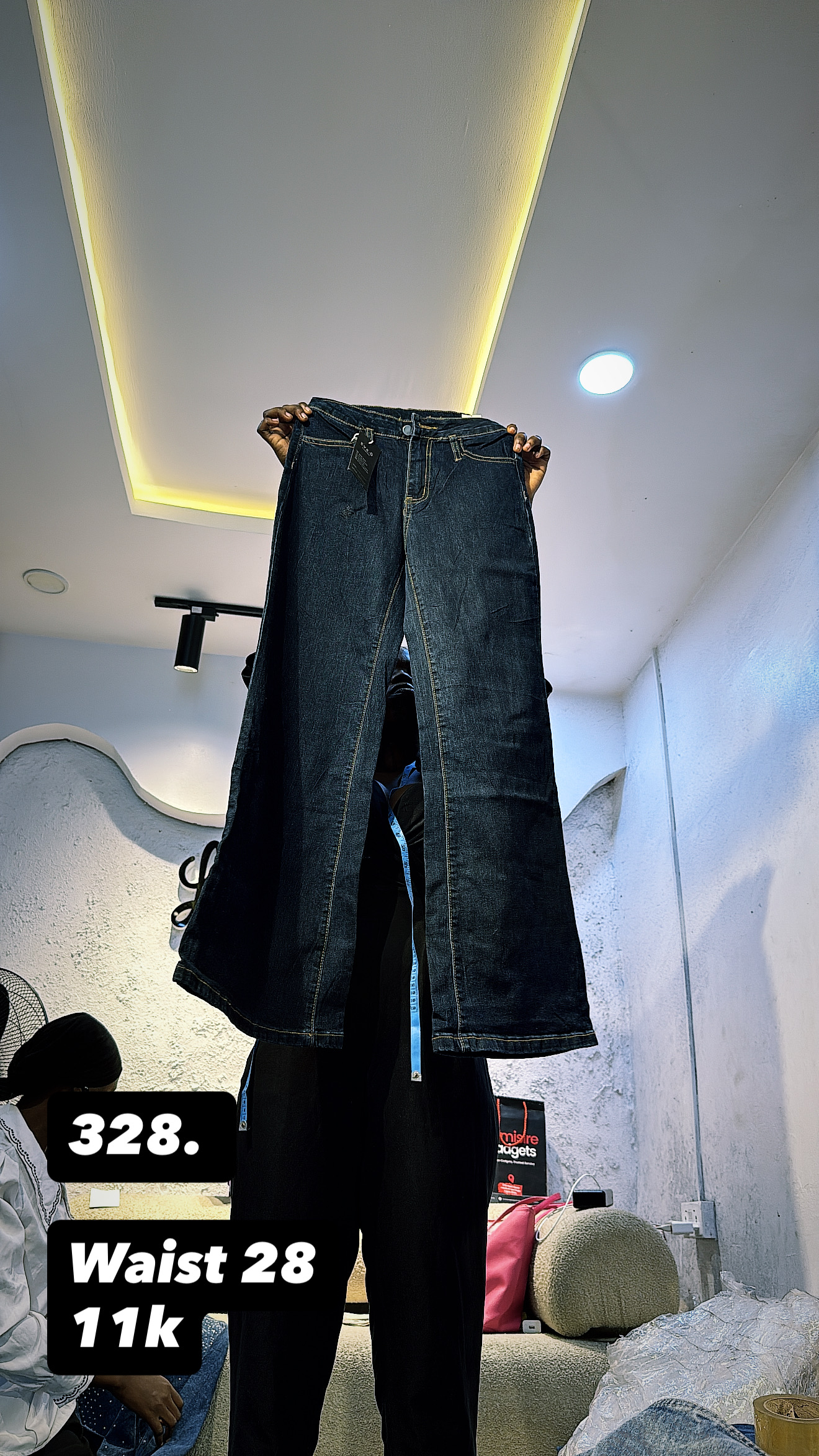 Waist 28
