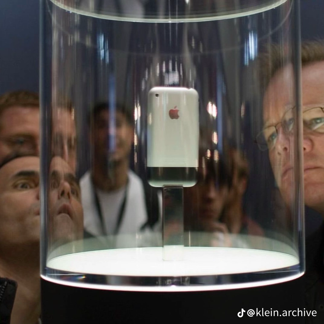 When people saw a smartphone for the first time in 2007. The year the ...
