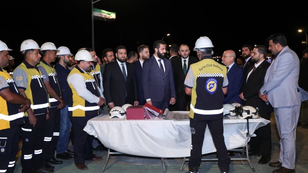 الرئيس الشرع يفتتح جسر الرستن في حمص