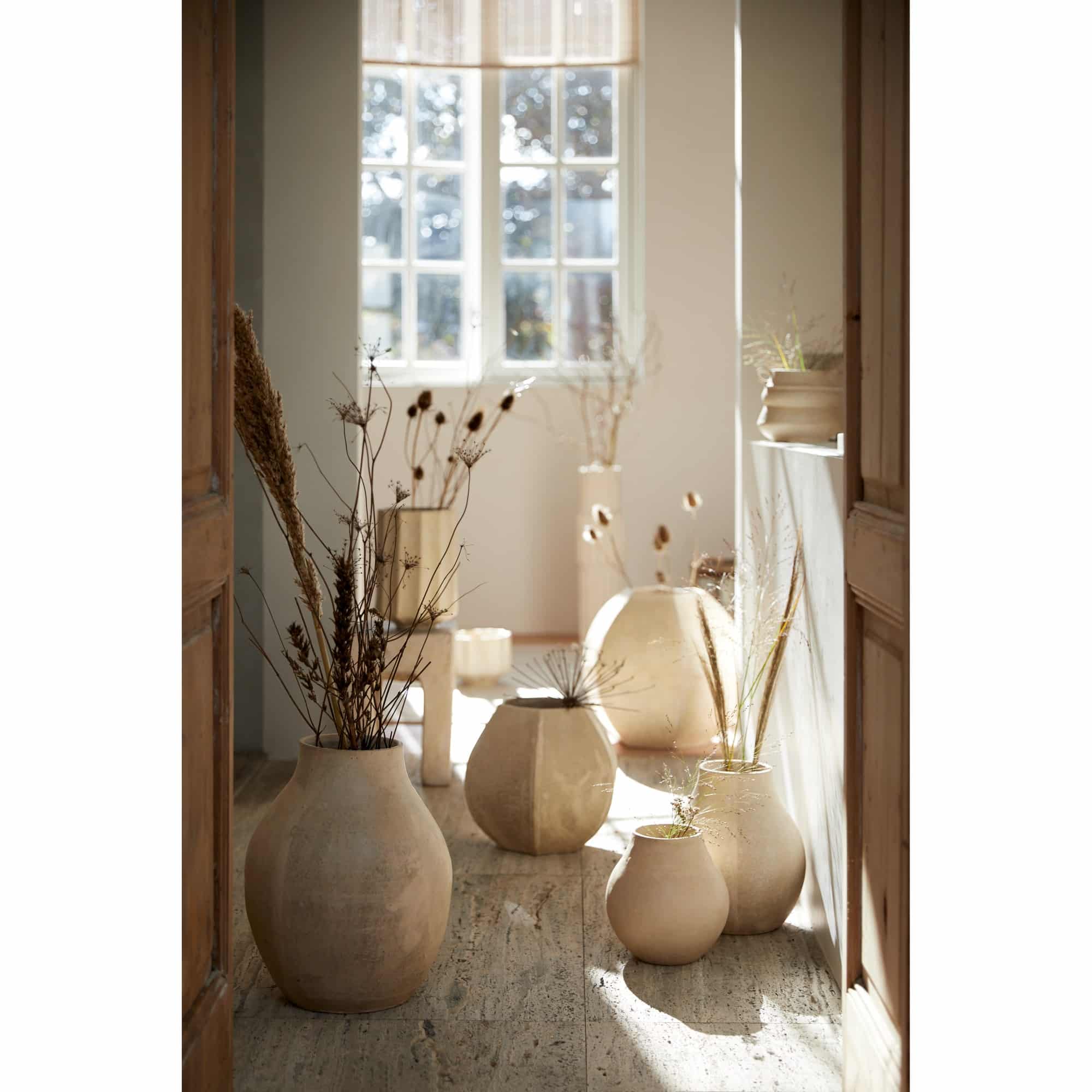 Vase décoratif Longa en céramique Ø17 × 58 cm – Crème