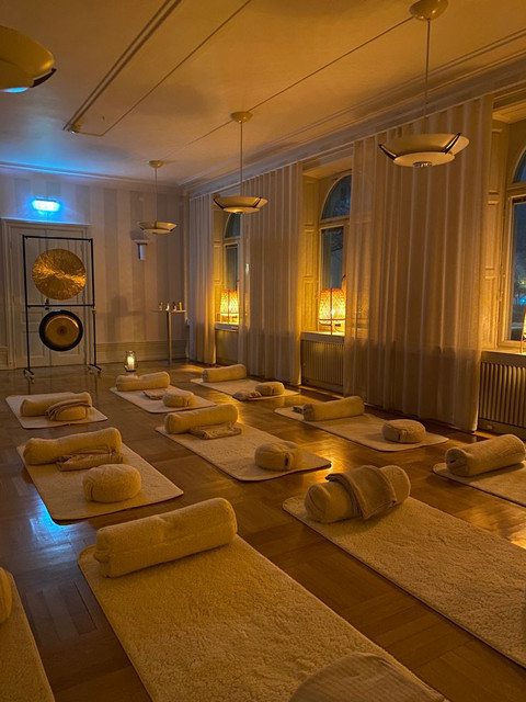 Sound bath room
