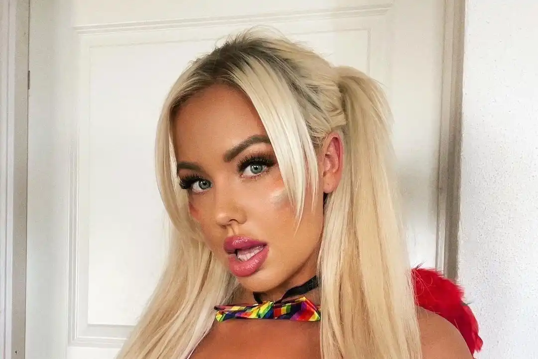 Amanda Breden Wallpapers Insta Fit Bio (5)
