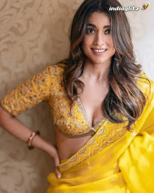 shriya21022023-001