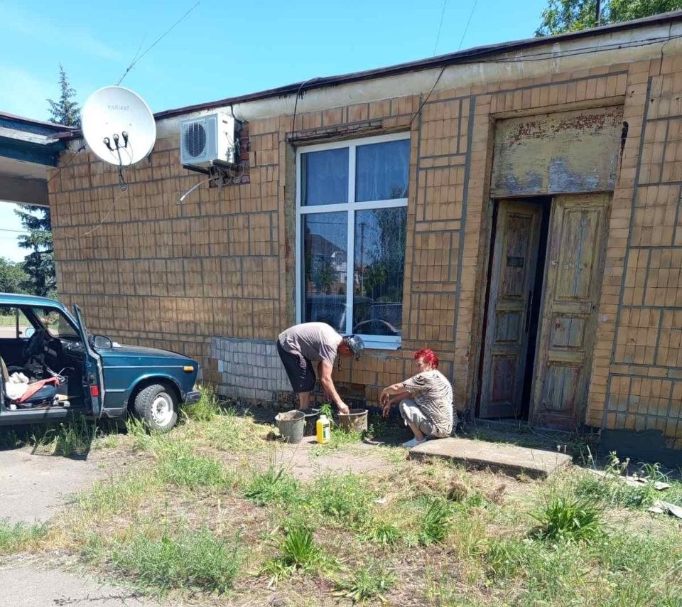 Мешканець Малої Виски за власний рахунок відремонтував автостанцію Новини Кіровоградської області (
