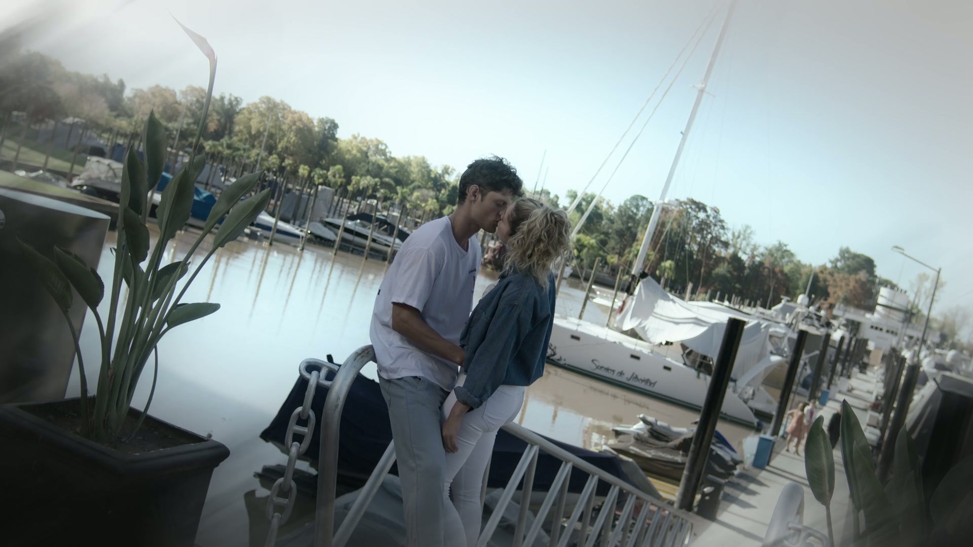 Secrets of Summer Screenshot