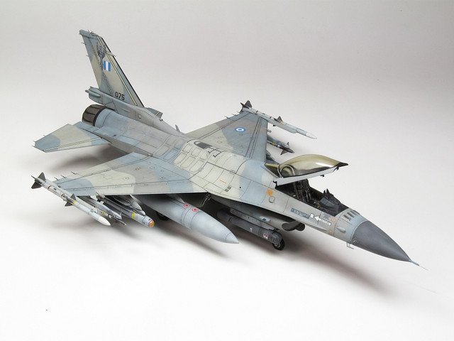 f1612.jpg