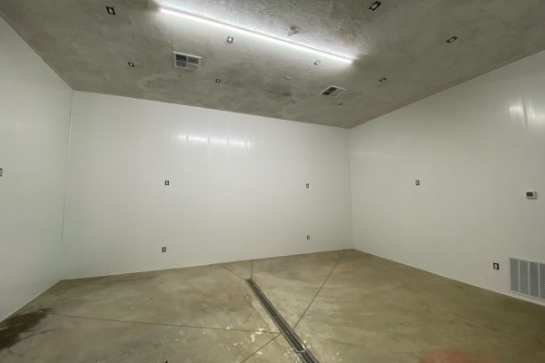 Install Duramax PVC Panel Board to Avert Moisture Infiltration :.jpg