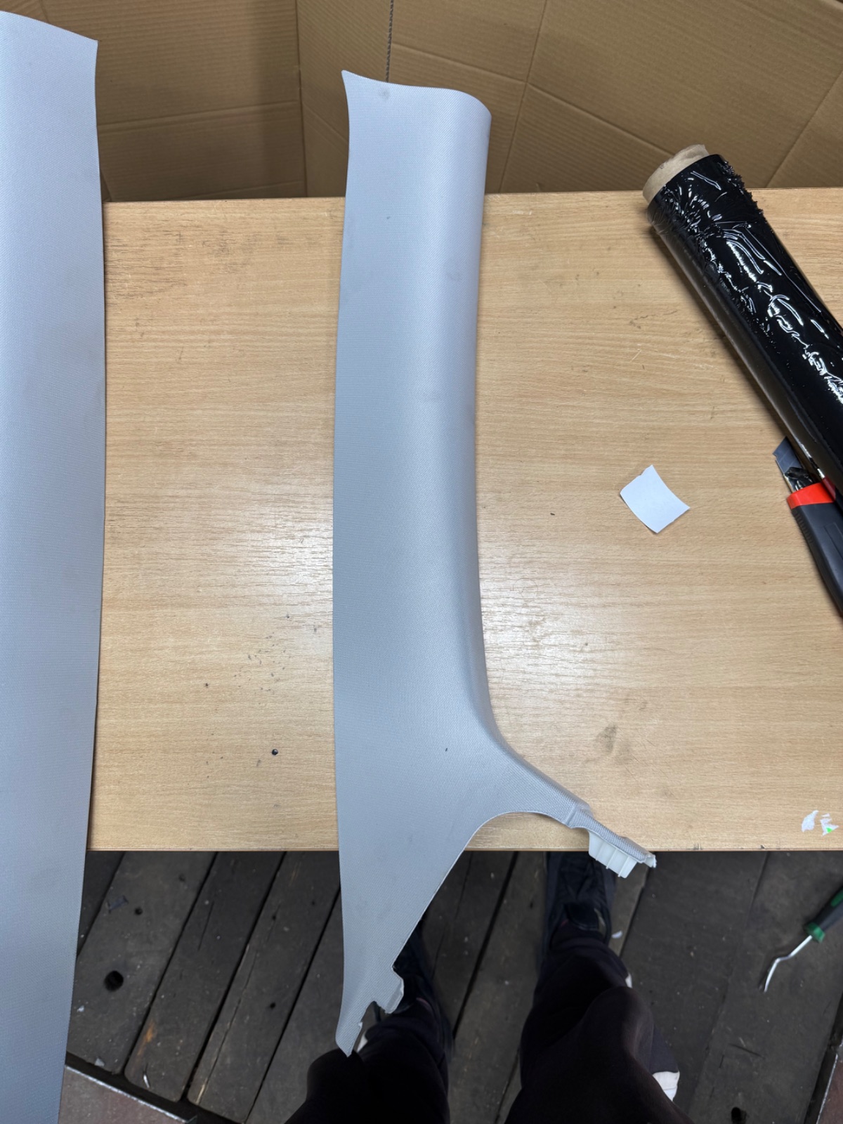 Накладка передней стойки правая  Tesla Model 3 2021
