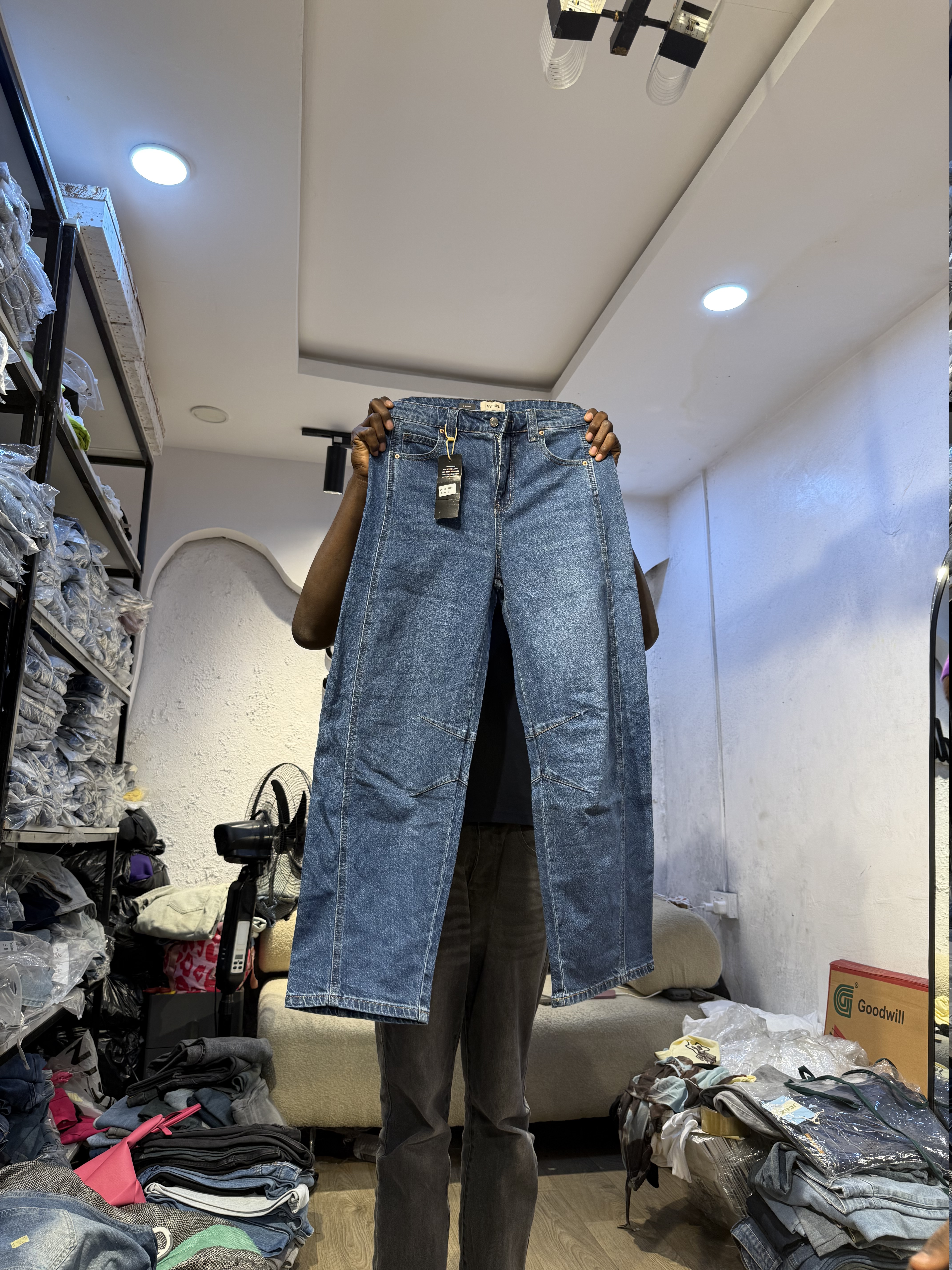 Waist 32
