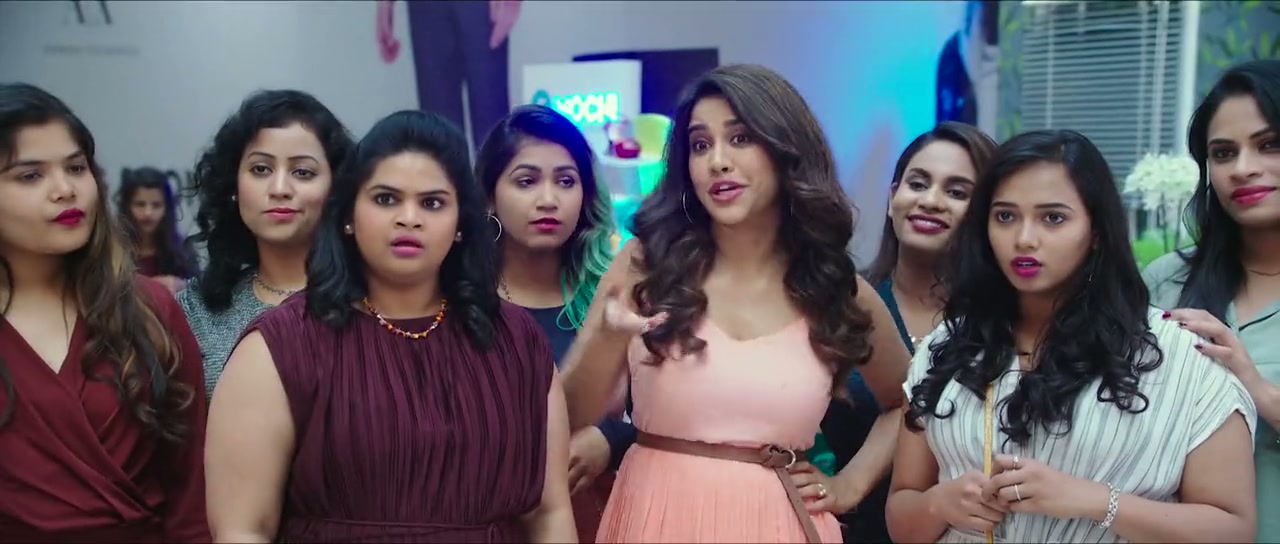 Alludu Adhurs Screenshot