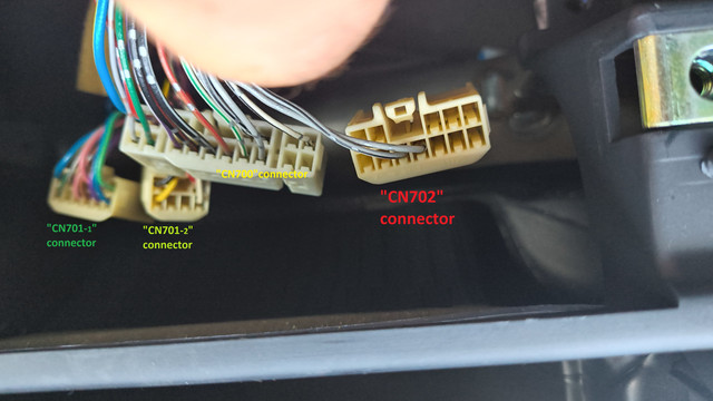 my-Rav4-Radio-s-wires