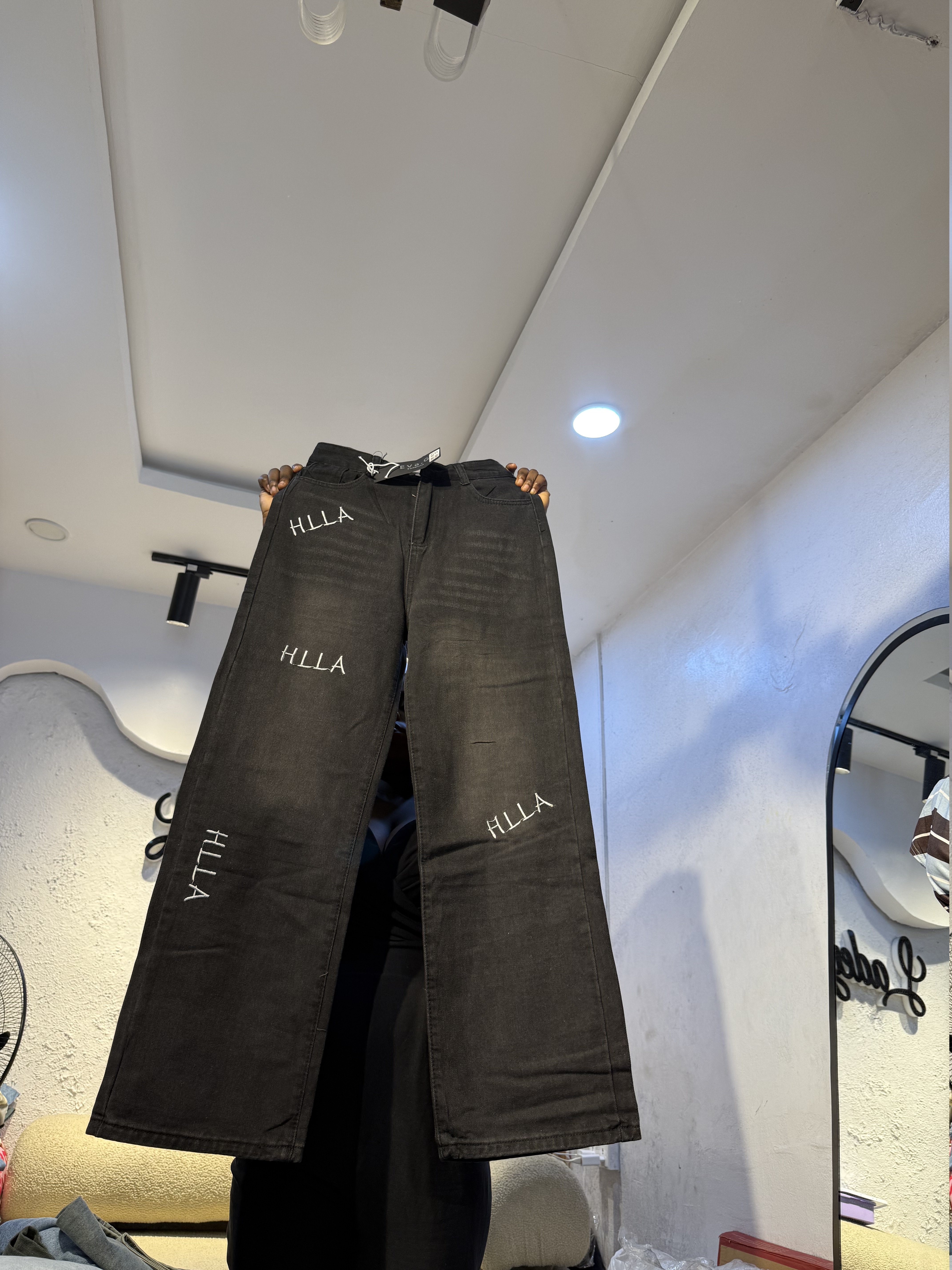 Waist 28