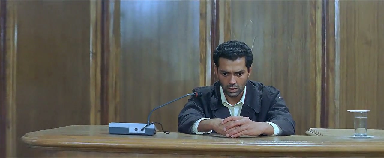 Ajnabee Screenshot