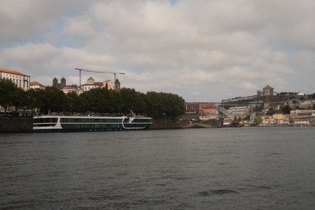 Duoro + Mosteiro.jpg