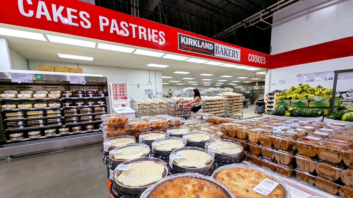 Costco Shoppers Rave About New Bakery Bar Cake