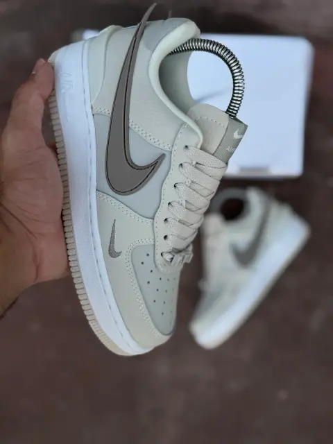 Nike Air Force 1 AMBUSH detalle