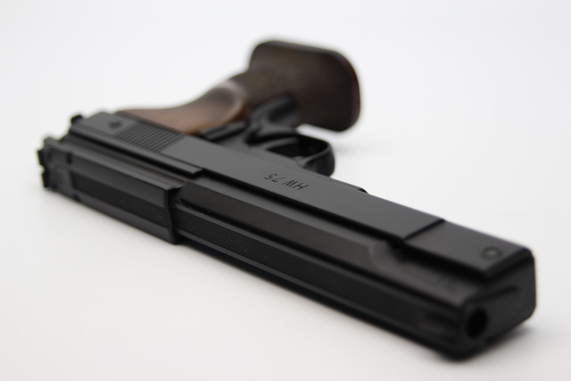 HW75 11