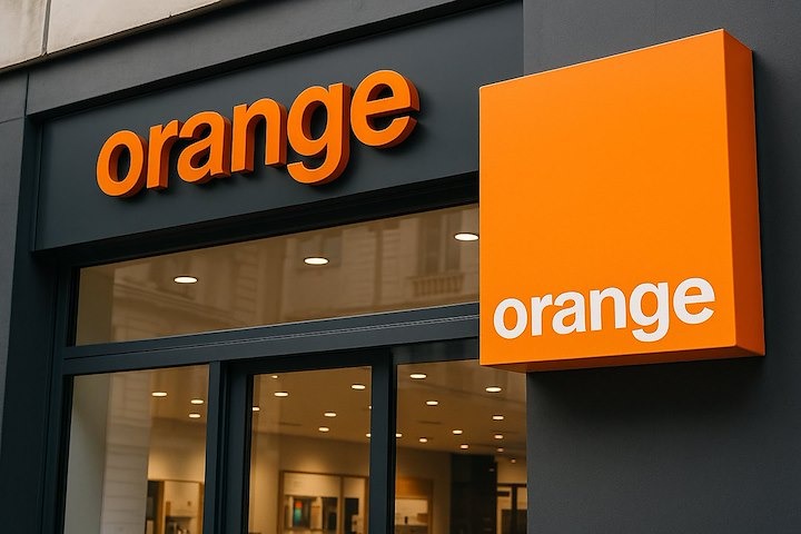 Illustration - Orange forme plus de 14 500 jeunes dans ses Digital Centers en Afrique de l'Ouest, code, entrepreneuriat, métiers d'avenir