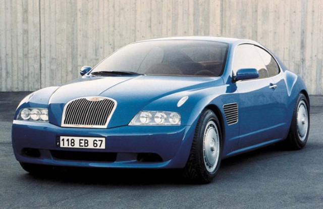 Купе Bugatti EB118 представили на Парижском автосалоне 1998 года в статусе концепт-кара. Автомобиль создавался в рамках проекта возрождения марки, после вхождения её в состав концерна Volkswagen.

Bugatti EB118 имел переднемоторную компоновку и полный привод (трансмиссию позаимствовали у «Ламборгини Дьябло»). Автором внешнего облика концепта стал итальянский дизайнер Джорджетто Джуджаро из компании Italdesign.

Главная изюминка машины — экспериментальный 18-цилиндровый бензиновый мотор объёмом 6,3 литра с непосредственным впрыском. Этот силовой агрегат построили на базе блоков цилиндров трёх шестицилиндровых двигателей. Заявленная мощность мотора составляла 555 л. с.