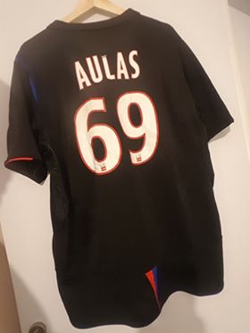 https://i.ibb.co/9yc2yxR/aulas.jpg