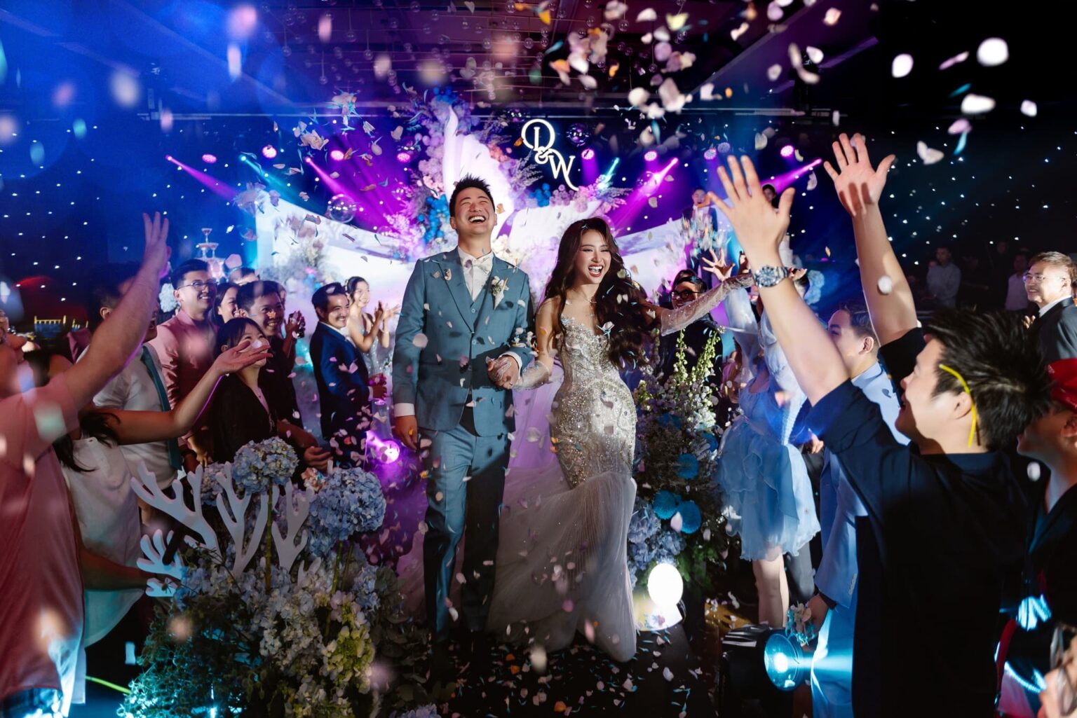 white wedding decor 3