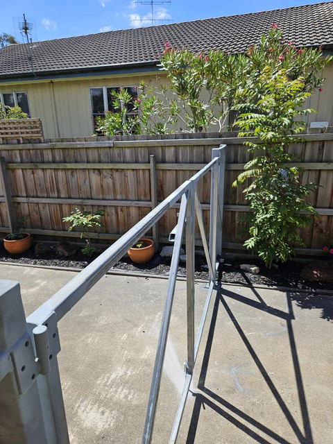 Mums-gate-2