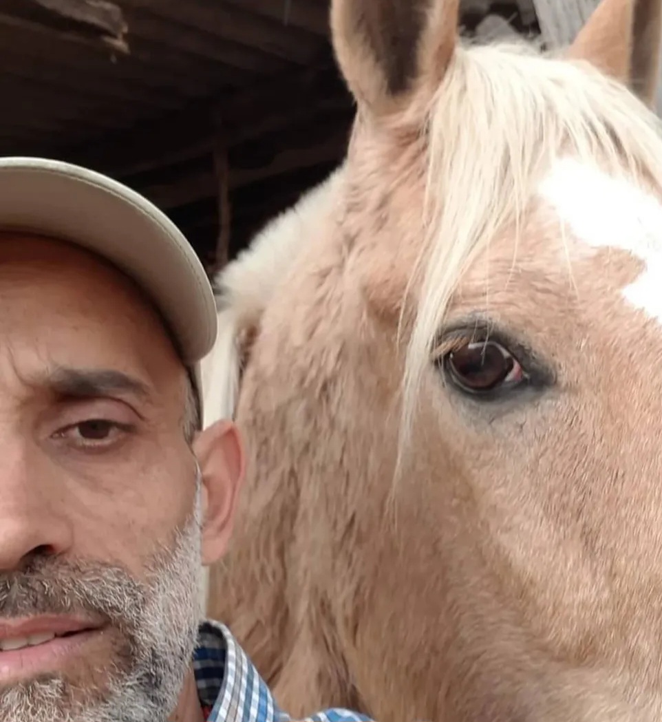 Wagner Gasparini com cavalo