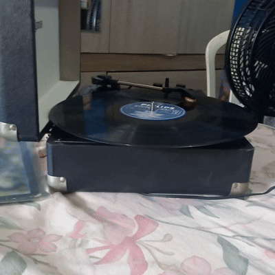 GIF of my friend’s vinyl player