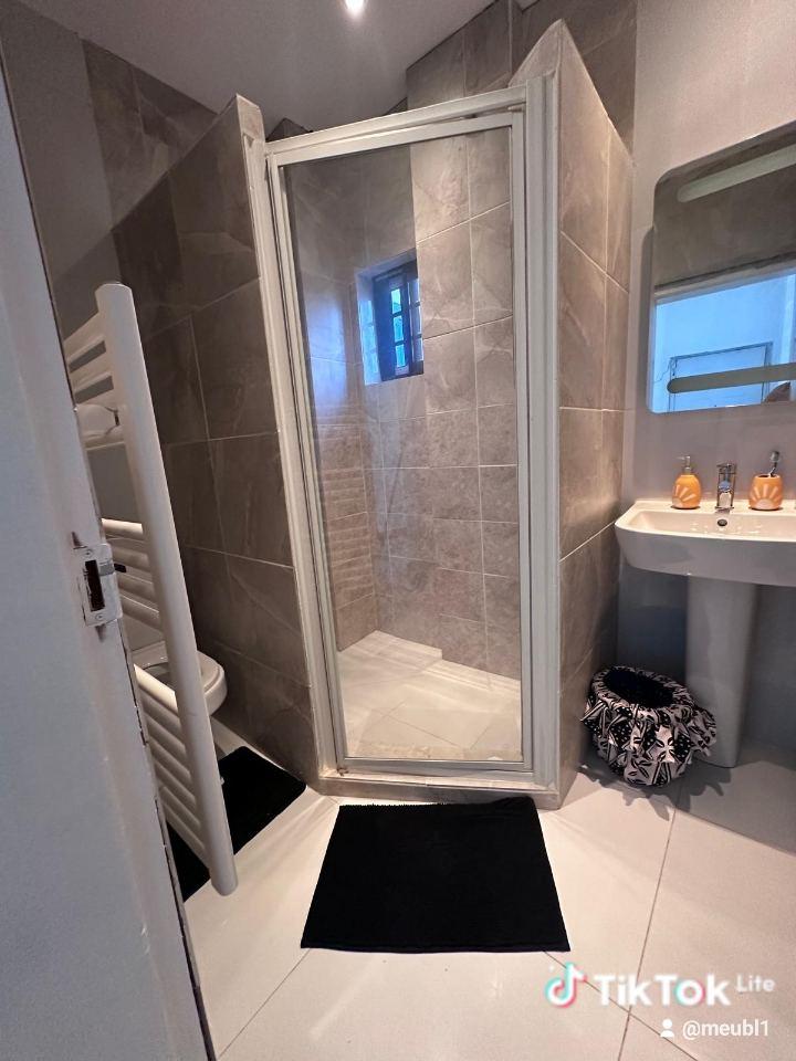 Appartement meublé à louer à Mimboman 3, Yaoundé - 45000 FCFA/nuit