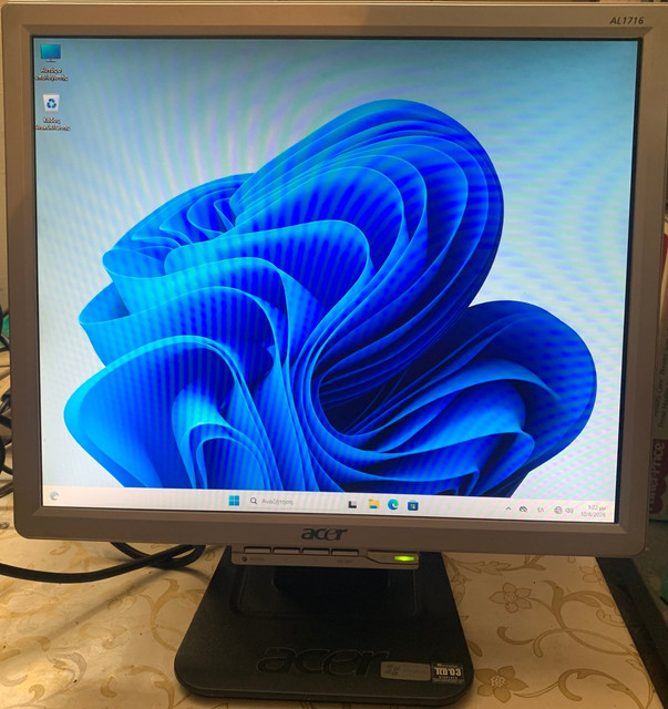 SCR Acer AL1716F 01.jpg