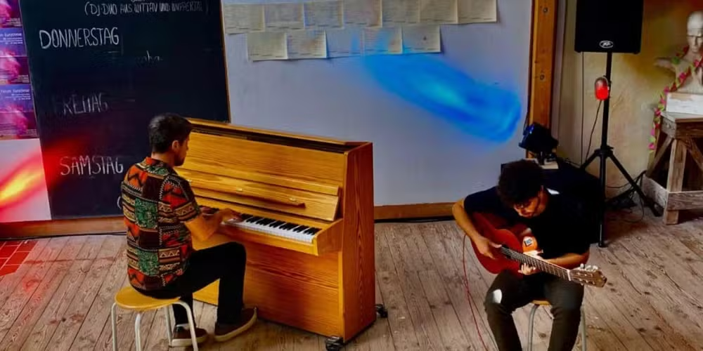 Músicos do interior de SP levam ritmos brasileiros para a Europa em turnê e aula especial: 'Linguagem mais viva'