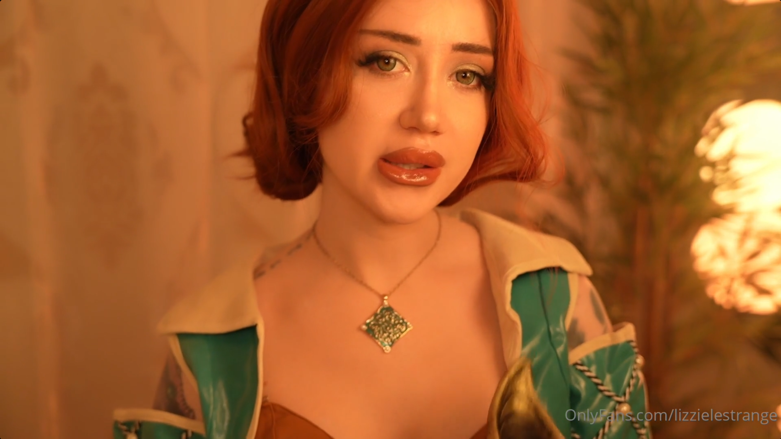 Mouthsounds ASMR [ Lizzielestrange ]