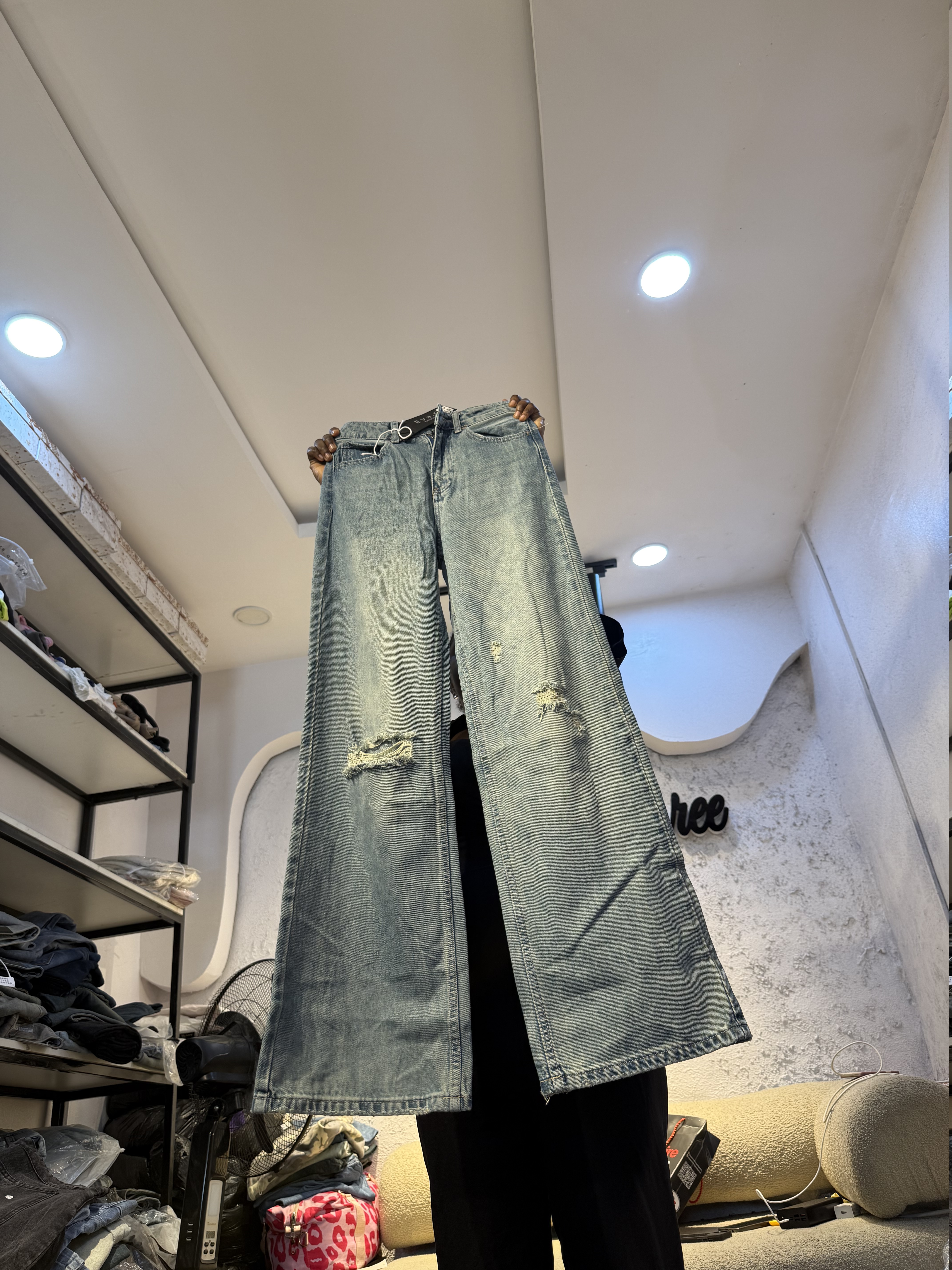 Waist 28