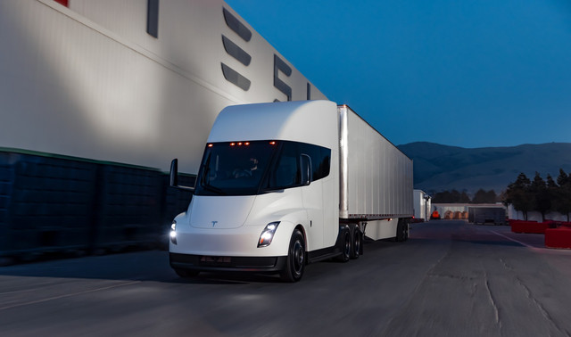 Tesla-Semi-15