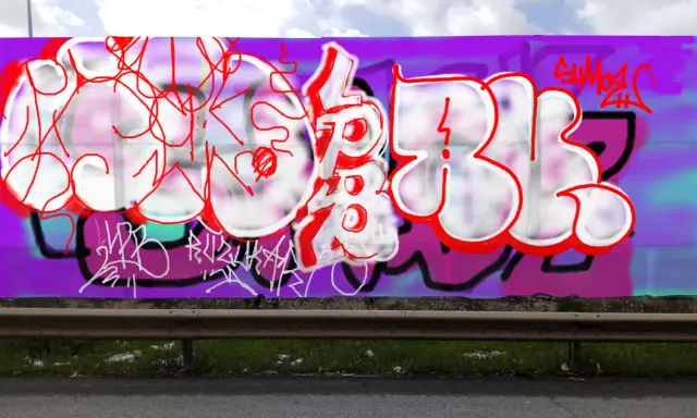Graffiti artwork by Sumoe