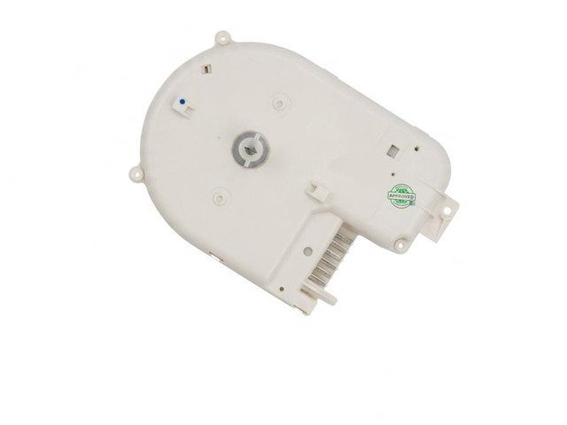 WH12X10349 2.jpg
