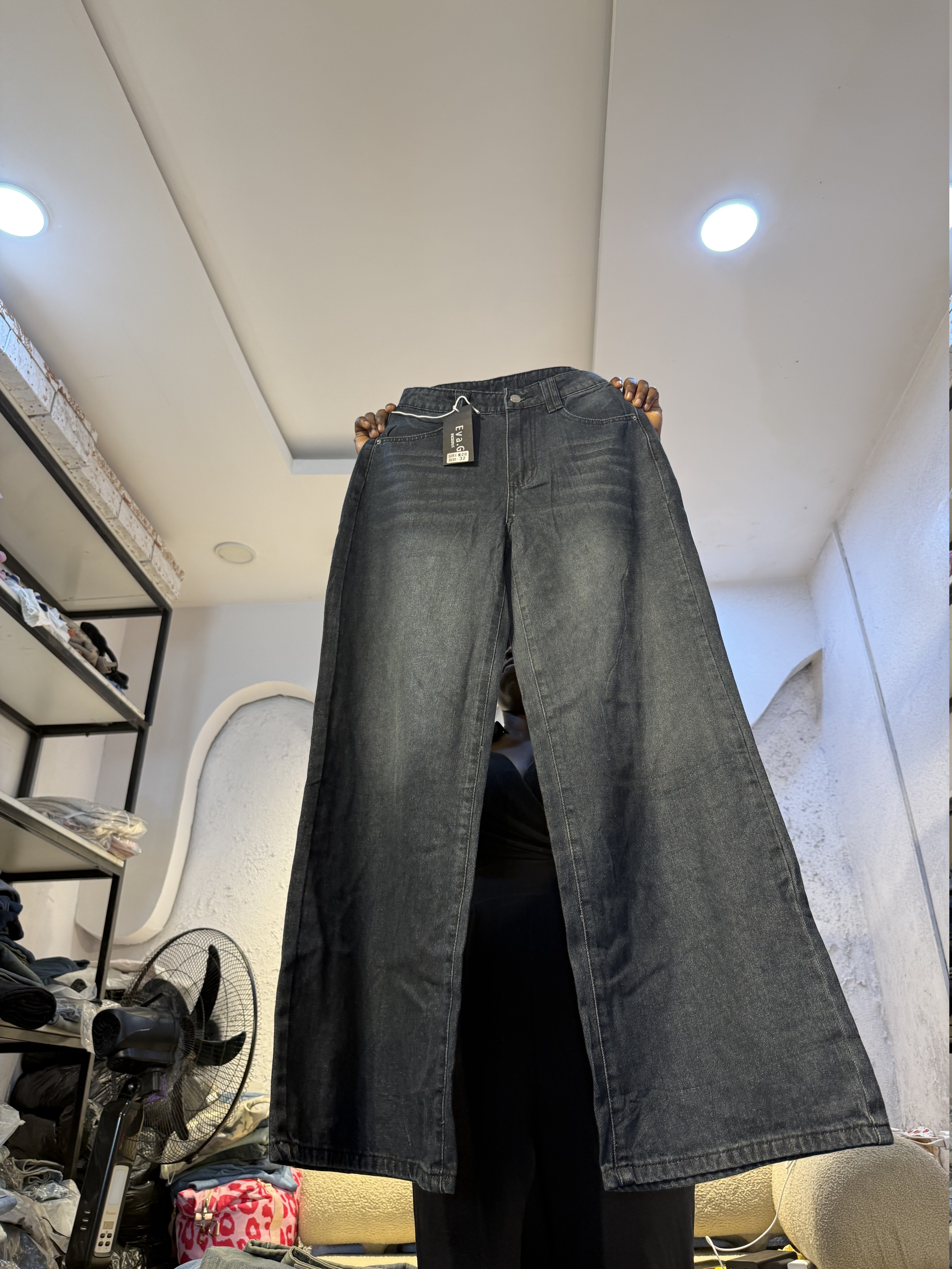 Waist 28