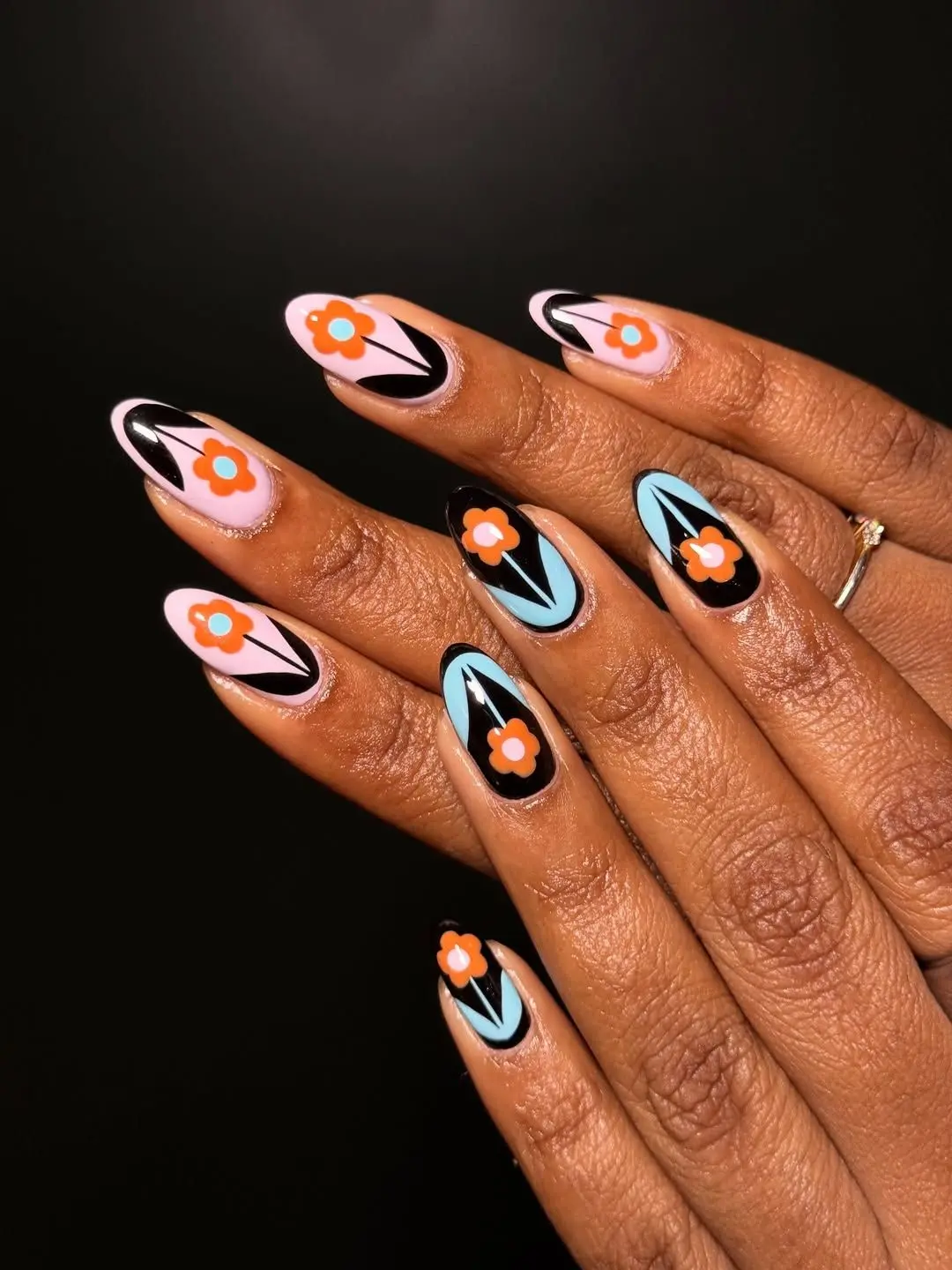 Flower Nail Designs Take Centre Stage