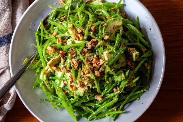 Snow Pea and Avocado Salad: A Fresh Combination