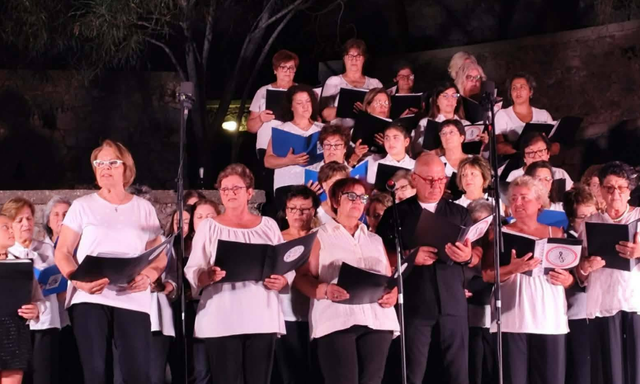 Η ΧΟΡΩΔΙΑ ΤΗΣ «ΒΟΚΑΡΙΑΣ» ΣΤΗΝ ΕΚΔΗΛΩΣΗ «Η ΟΙΚΟΓΕΝΕΙΑ ΣΤΟΝ OΜΗΡΟ» ΣΤΗ ΔΑΣΚΑΛΟΠΕΤΡΑ