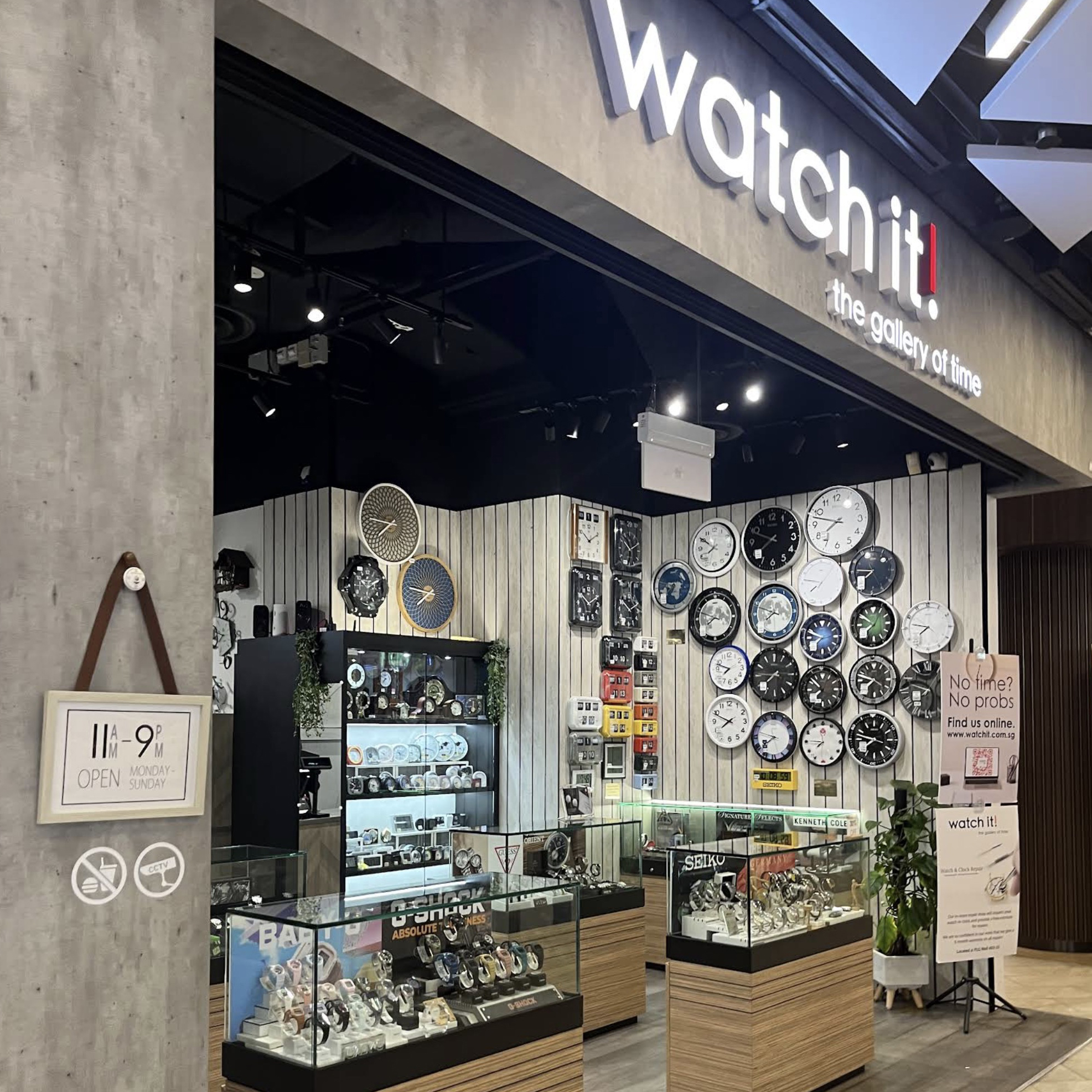 Collection of watches on display at Watch it!