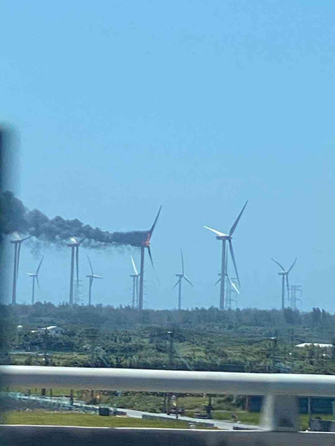 [問卦] 台灣沿海的風車在燒烤？ - 八卦 - PTT.BEST 批踢踢爆文
