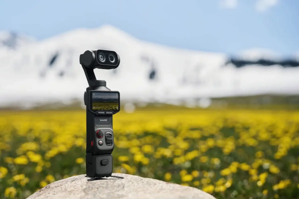 Insta360's New Gimbal Vlogging Camera Raises the Bar